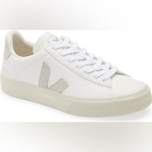 Women’s size 10 veja campo sneaker in color extra white/natural suede